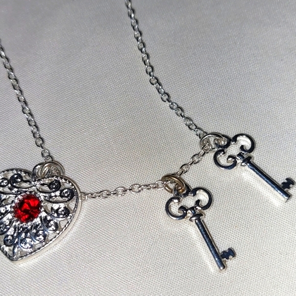 Heart Necklace  Two Keys .New - Picture 2 of 7